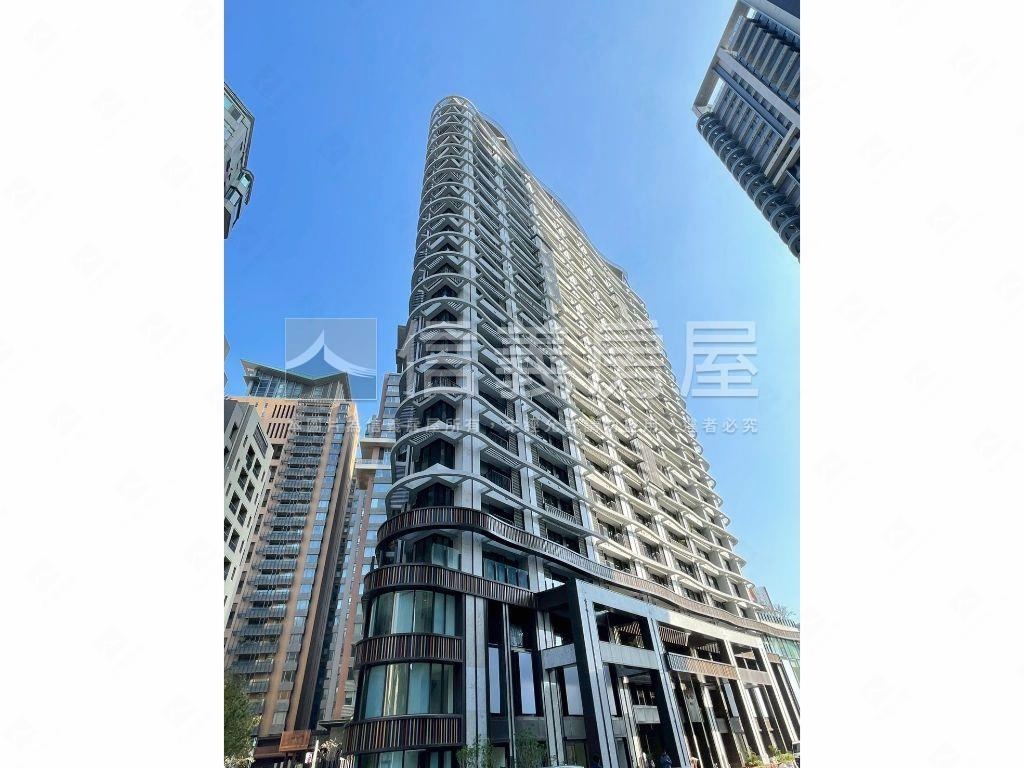 天際二房平車稀有格局釋出房屋室內格局與周邊環境