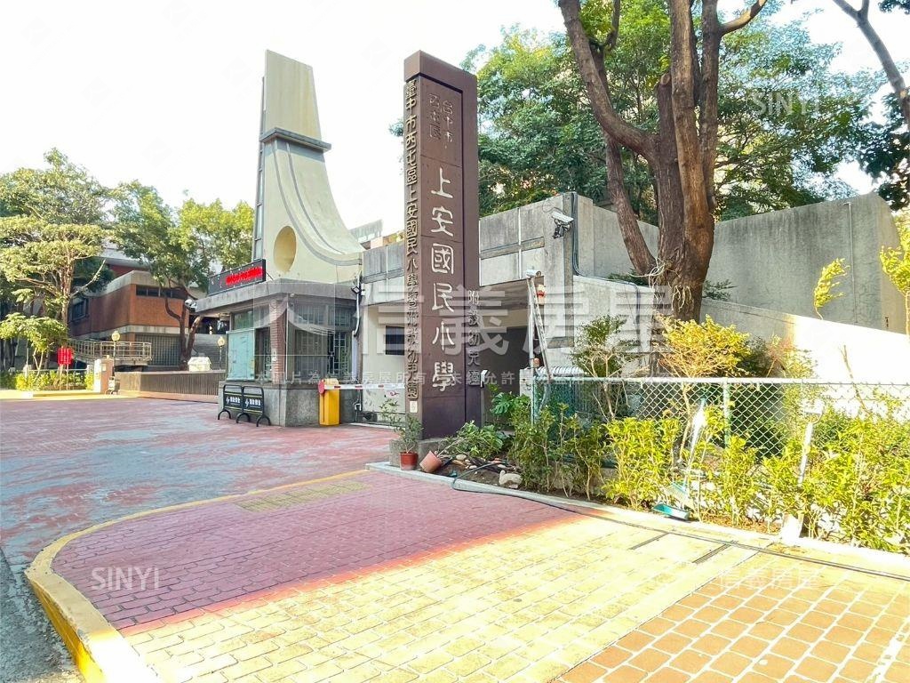 天際二房平車稀有格局釋出房屋室內格局與周邊環境