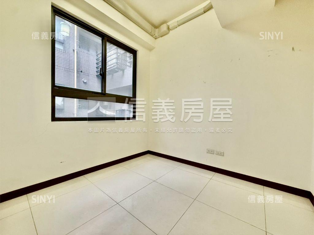 將捷高樓美景三房車位房屋室內格局與周邊環境