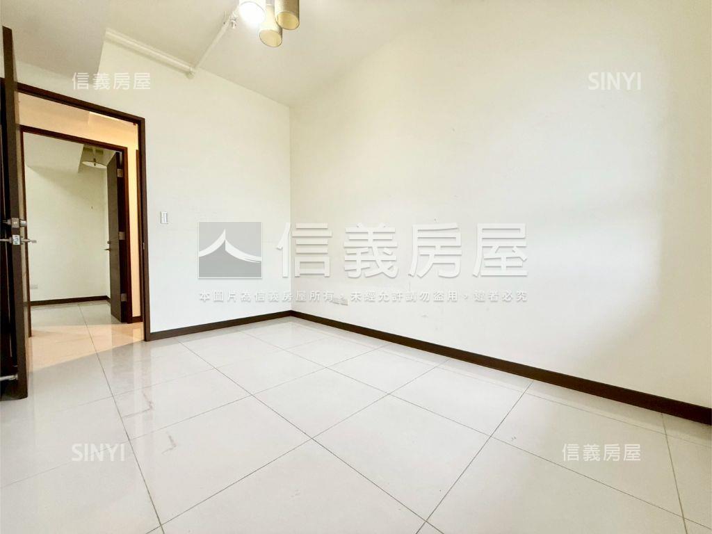 將捷高樓美景三房車位房屋室內格局與周邊環境