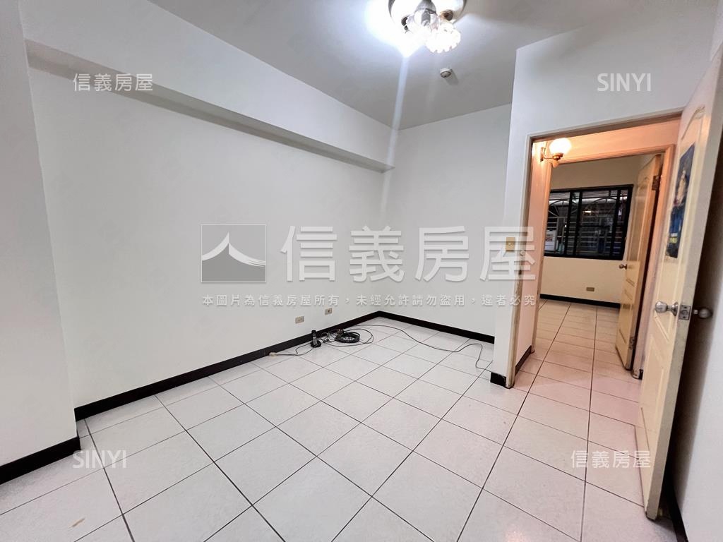 低總價電梯華廈房屋室內格局與周邊環境