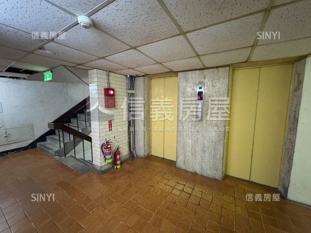 新巴黎大廈套房房屋室內格局與周邊環境