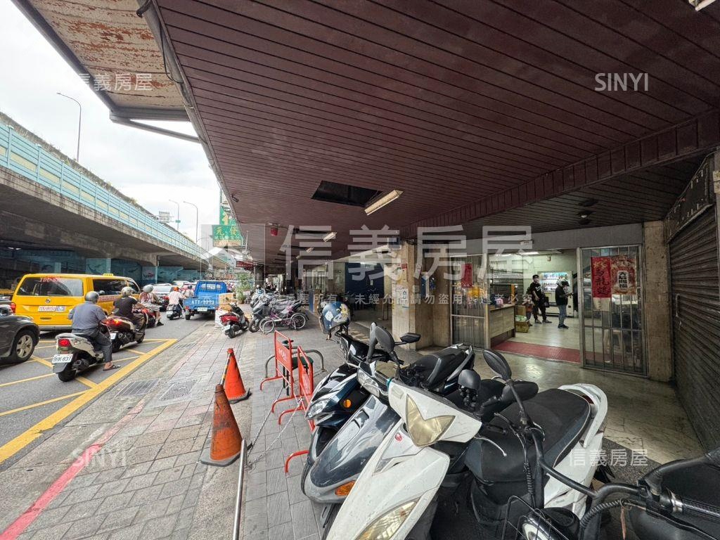 新巴黎大廈套房房屋室內格局與周邊環境