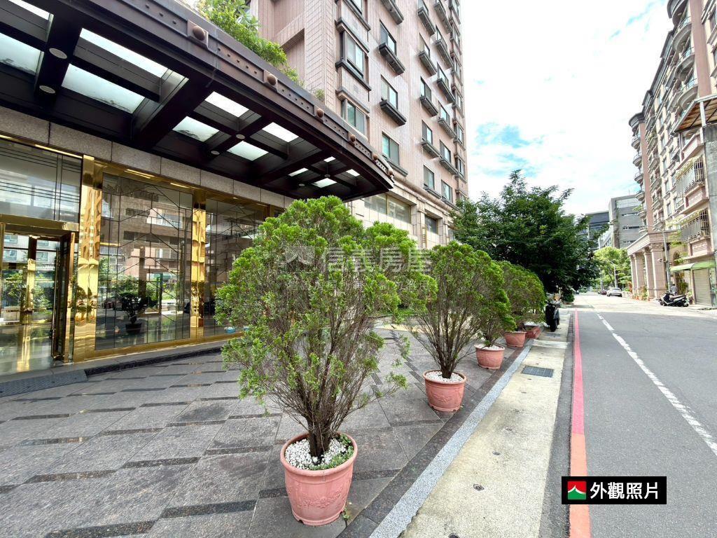 凱悅三房車位房屋室內格局與周邊環境