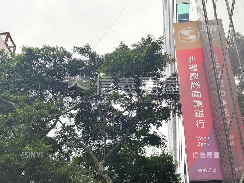 銀行收租置產人潮金店面房屋室內格局與周邊環境