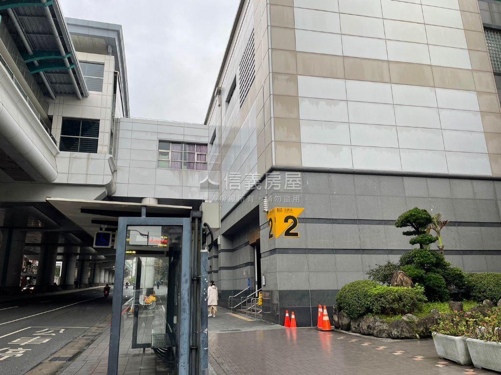 基泰碧湖近捷運高樓宅房屋室內格局與周邊環境