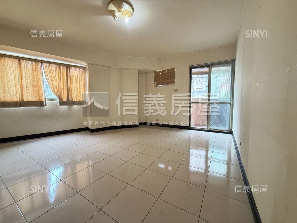 積穗電梯華廈三房２Ｆ房屋室內格局與周邊環境