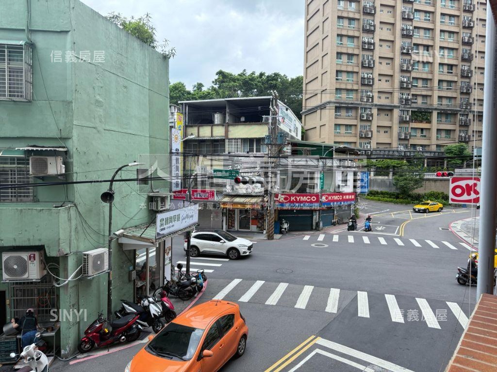 積穗電梯華廈三房２Ｆ房屋室內格局與周邊環境