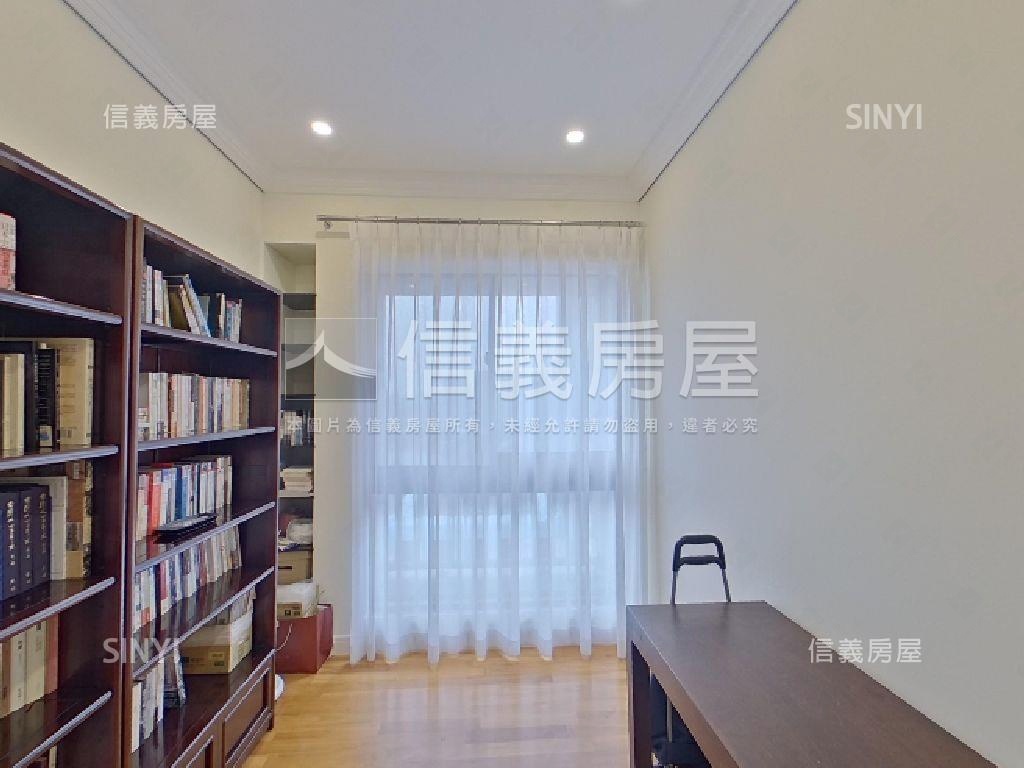 圓頂世紀朝南高樓景觀戶房屋室內格局與周邊環境