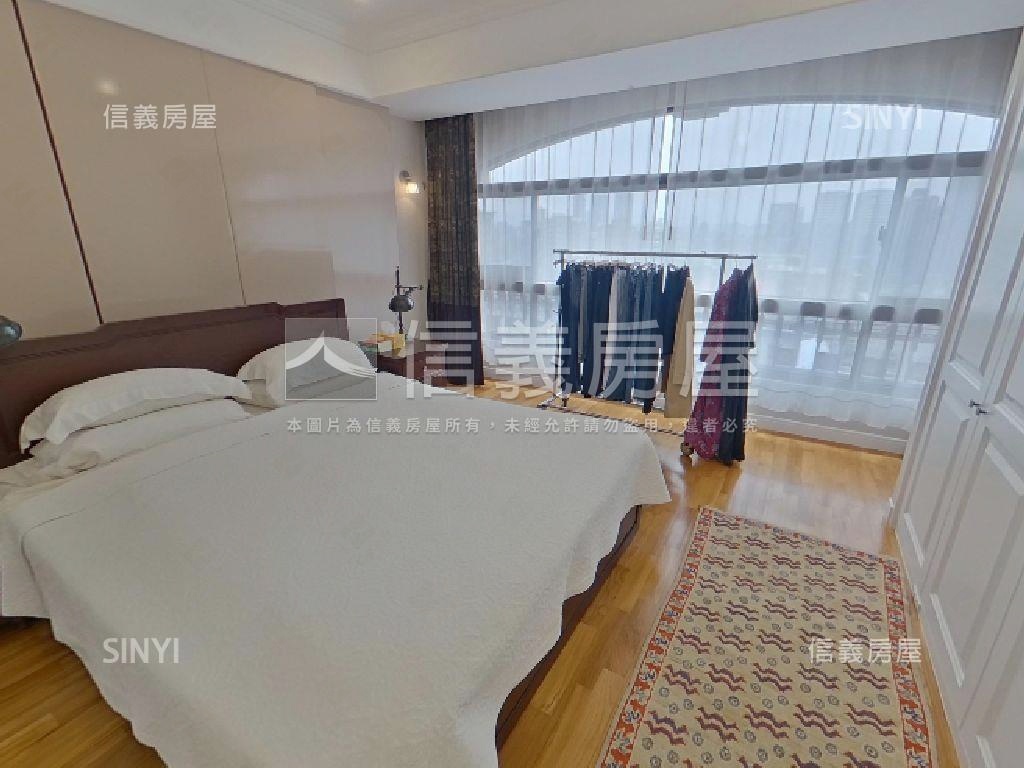 圓頂世紀朝南高樓景觀戶房屋室內格局與周邊環境