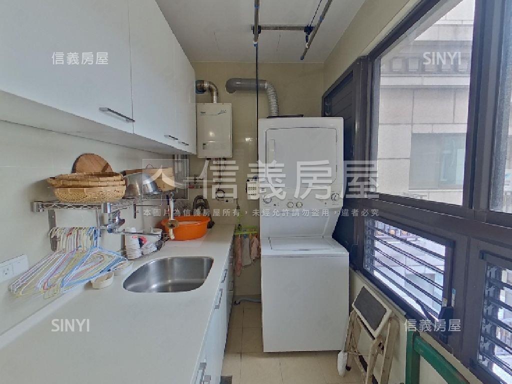 圓頂世紀朝南高樓景觀戶房屋室內格局與周邊環境
