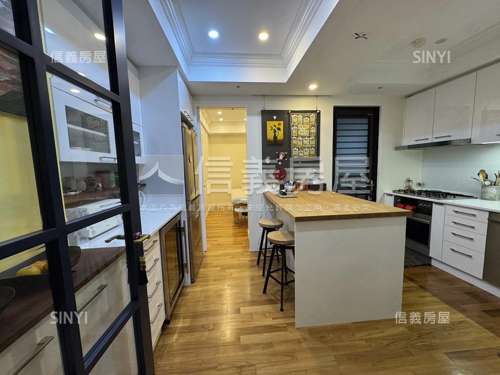圓頂世紀朝南高樓景觀戶房屋室內格局與周邊環境
