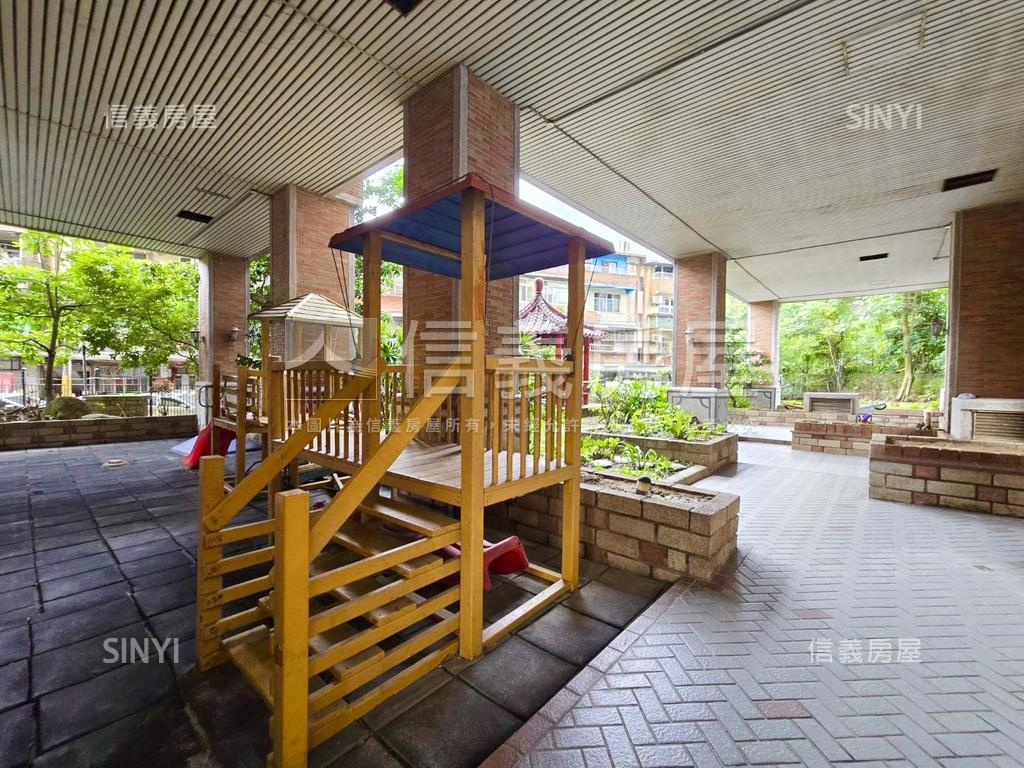 ★摩登家族高樓景觀大空間房屋室內格局與周邊環境