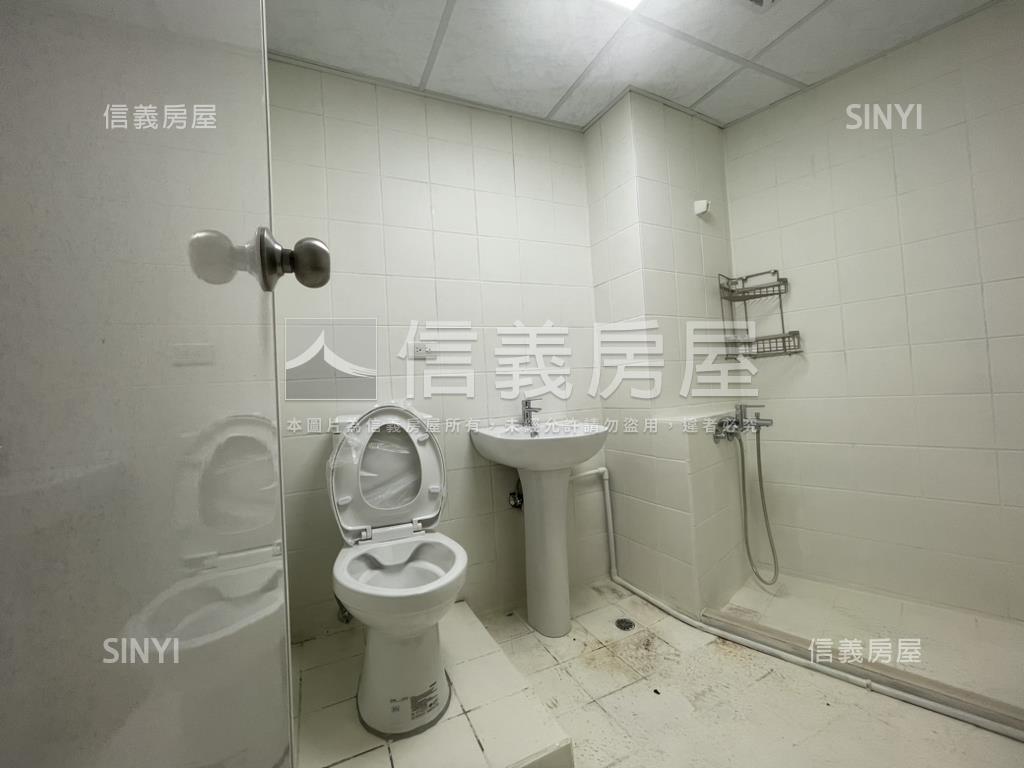 近火車站套房房屋室內格局與周邊環境