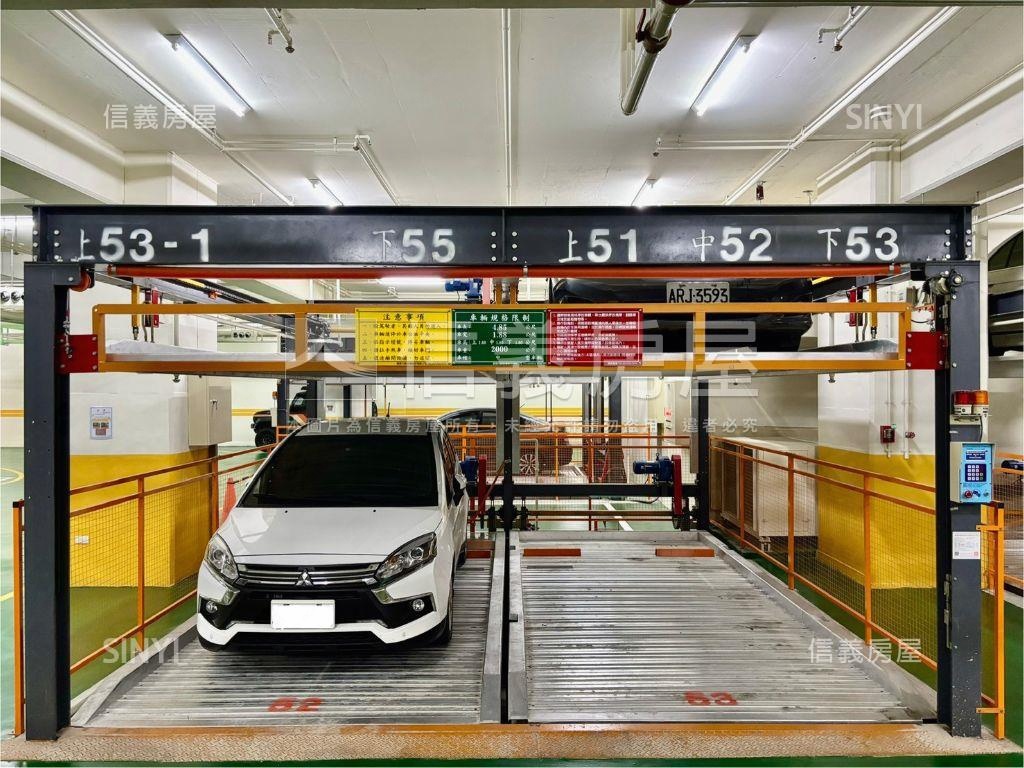 高樓層採光雙衛浴兩房車位房屋室內格局與周邊環境