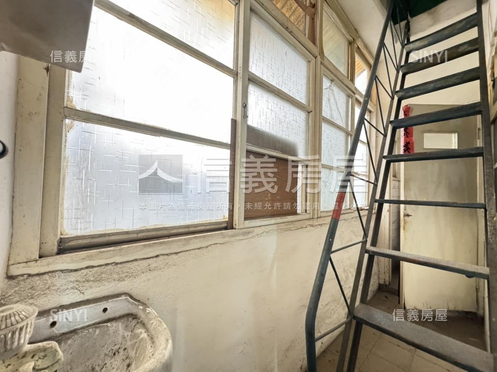 近未來中山醫學院成家透天房屋室內格局與周邊環境