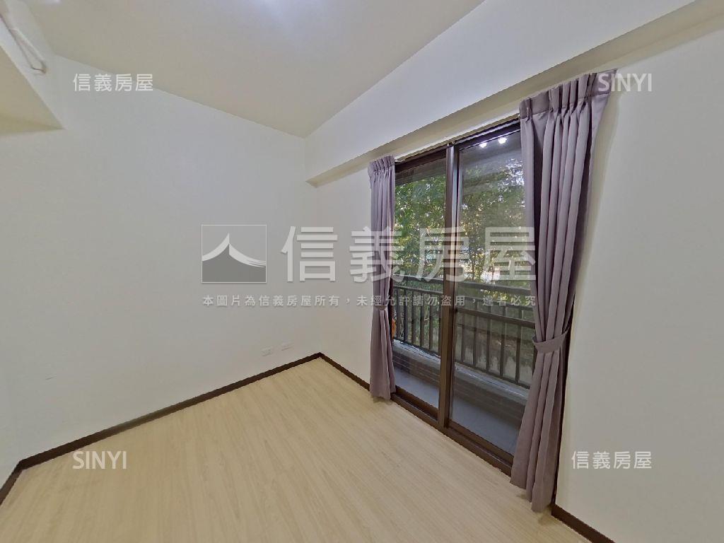 近捷運悅灣一層一戶正三房房屋室內格局與周邊環境