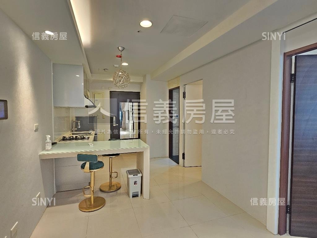 杜拜低總價２房附車位房屋室內格局與周邊環境