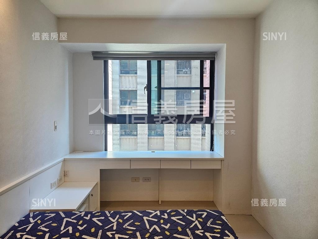 杜拜低總價２房附車位房屋室內格局與周邊環境