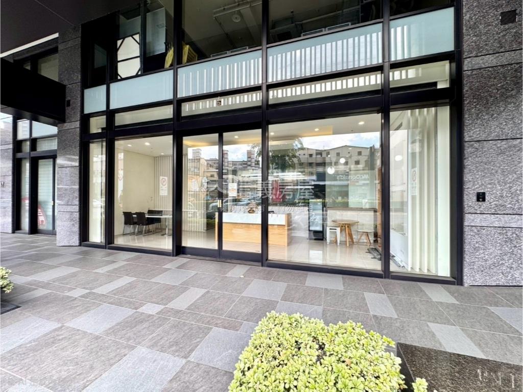 惠宇１０．７米大面寬金店房屋室內格局與周邊環境