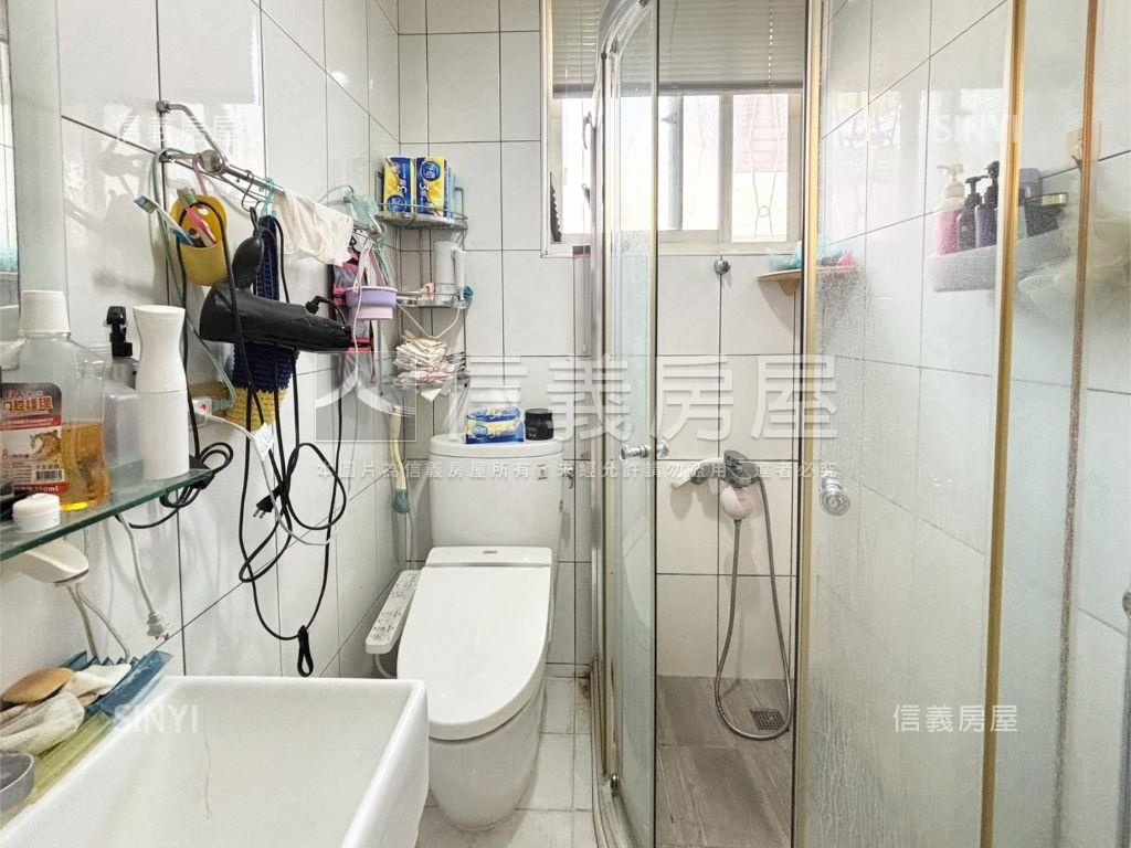 南雅西路方正格局屋況佳房屋室內格局與周邊環境