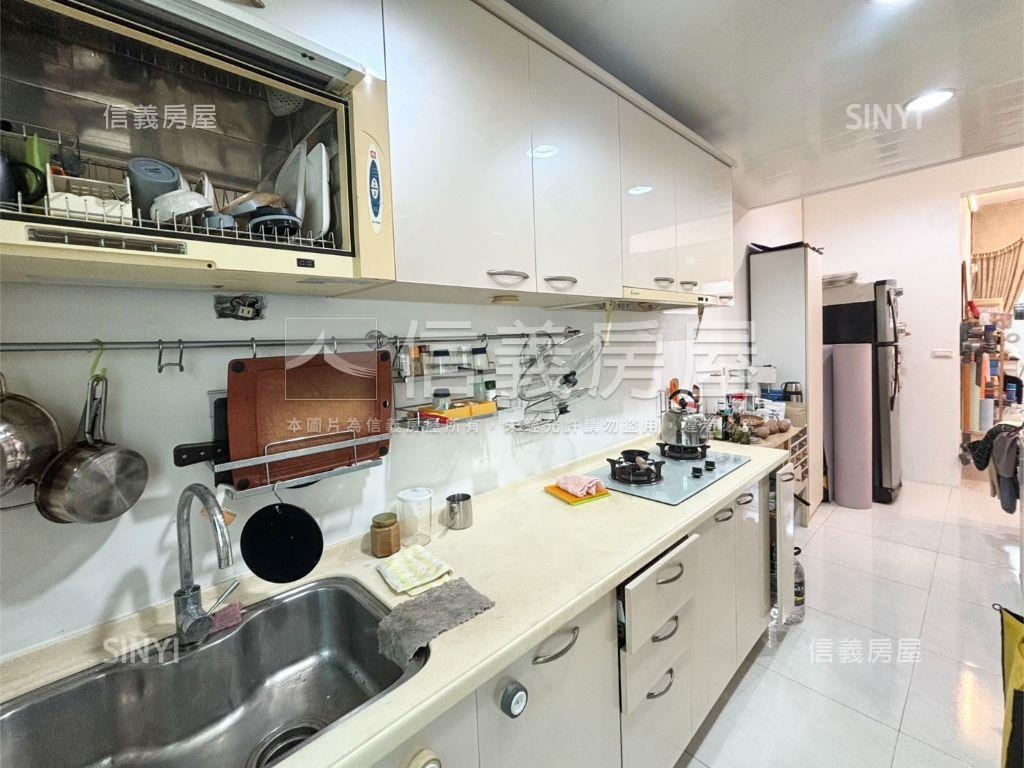 南雅西路方正格局屋況佳房屋室內格局與周邊環境