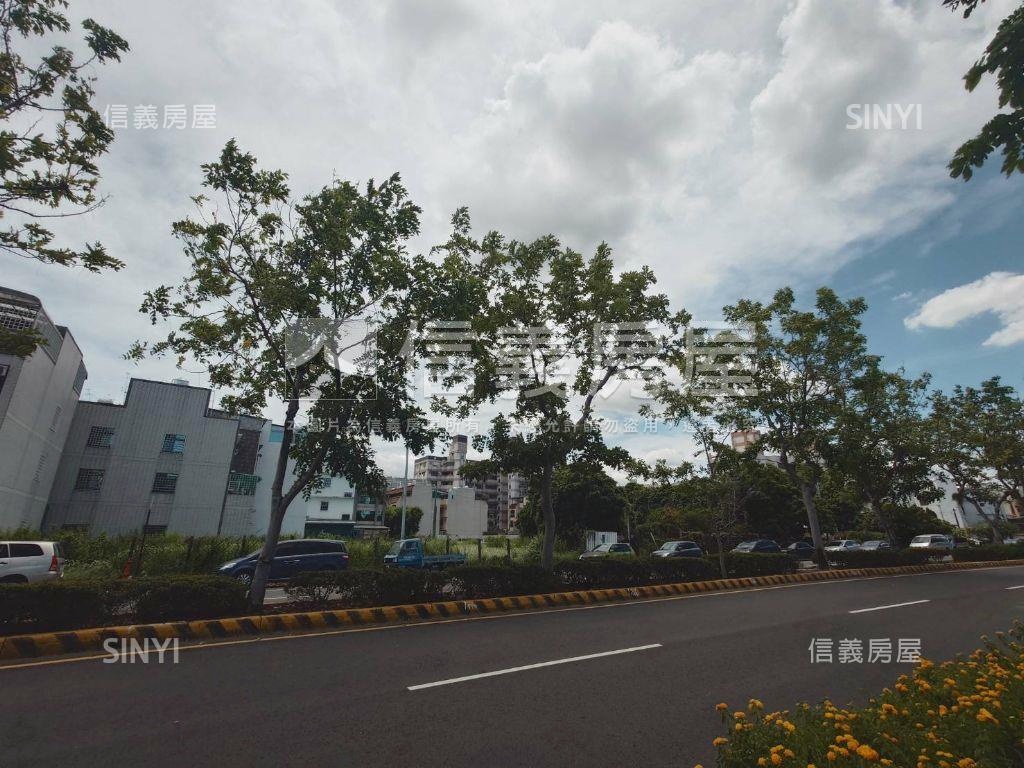 岡山河景第一排土地房屋室內格局與周邊環境