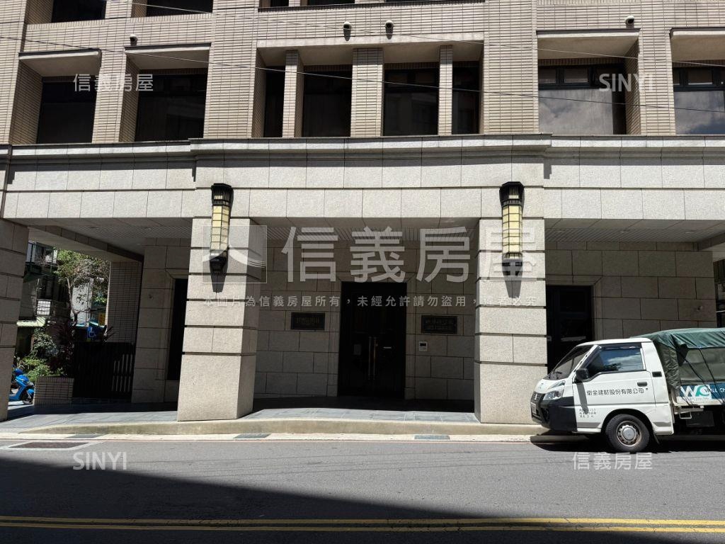 近捷運世界花園２精美套房房屋室內格局與周邊環境