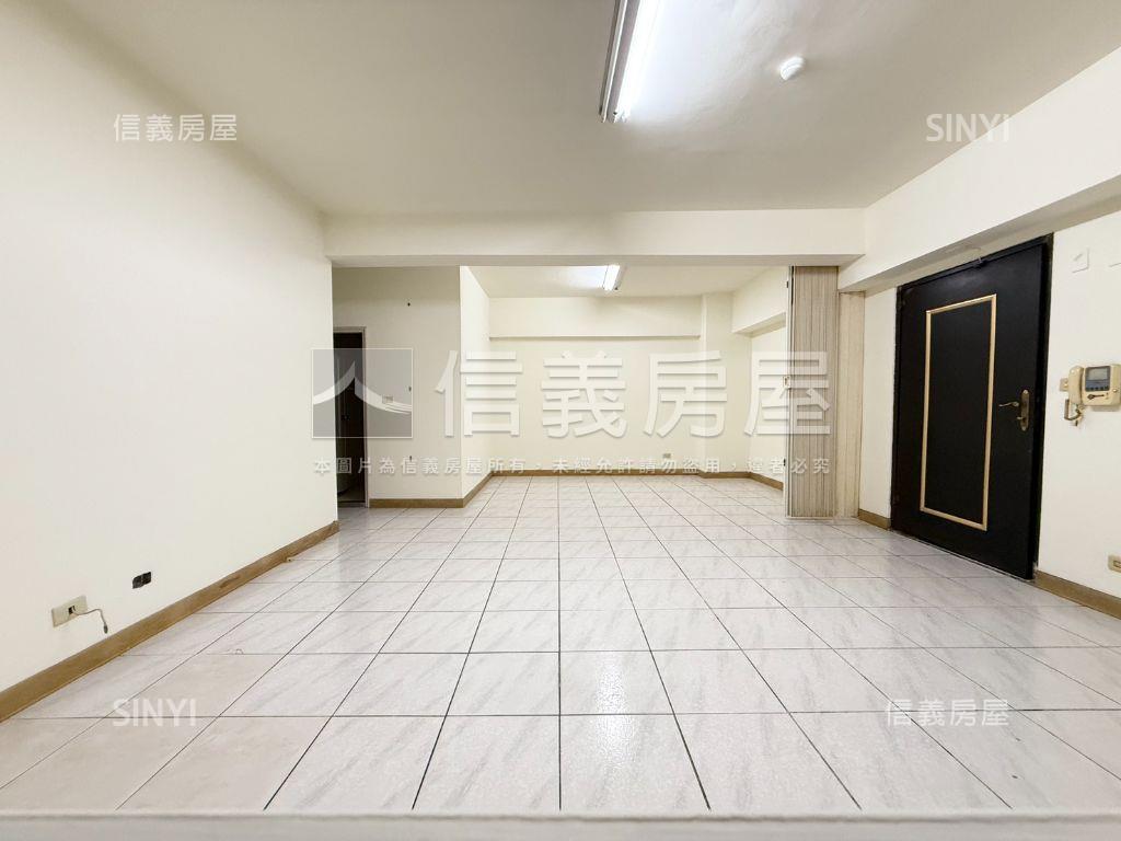 柯林頓房屋室內格局與周邊環境