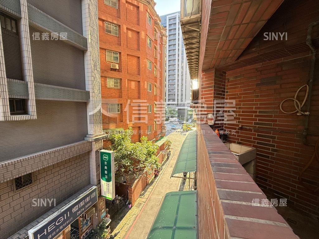 柯林頓房屋室內格局與周邊環境