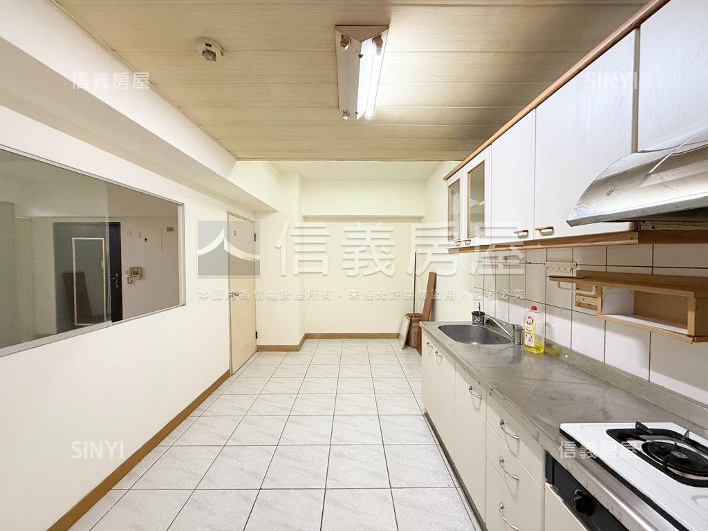 柯林頓房屋室內格局與周邊環境