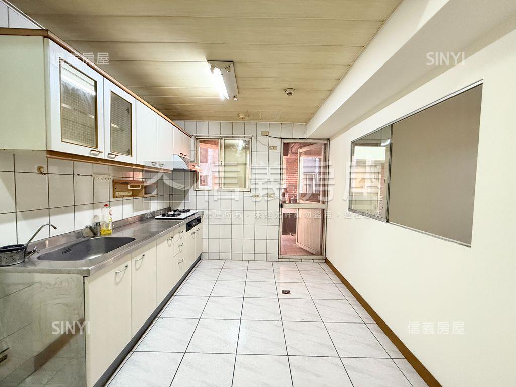 柯林頓房屋室內格局與周邊環境