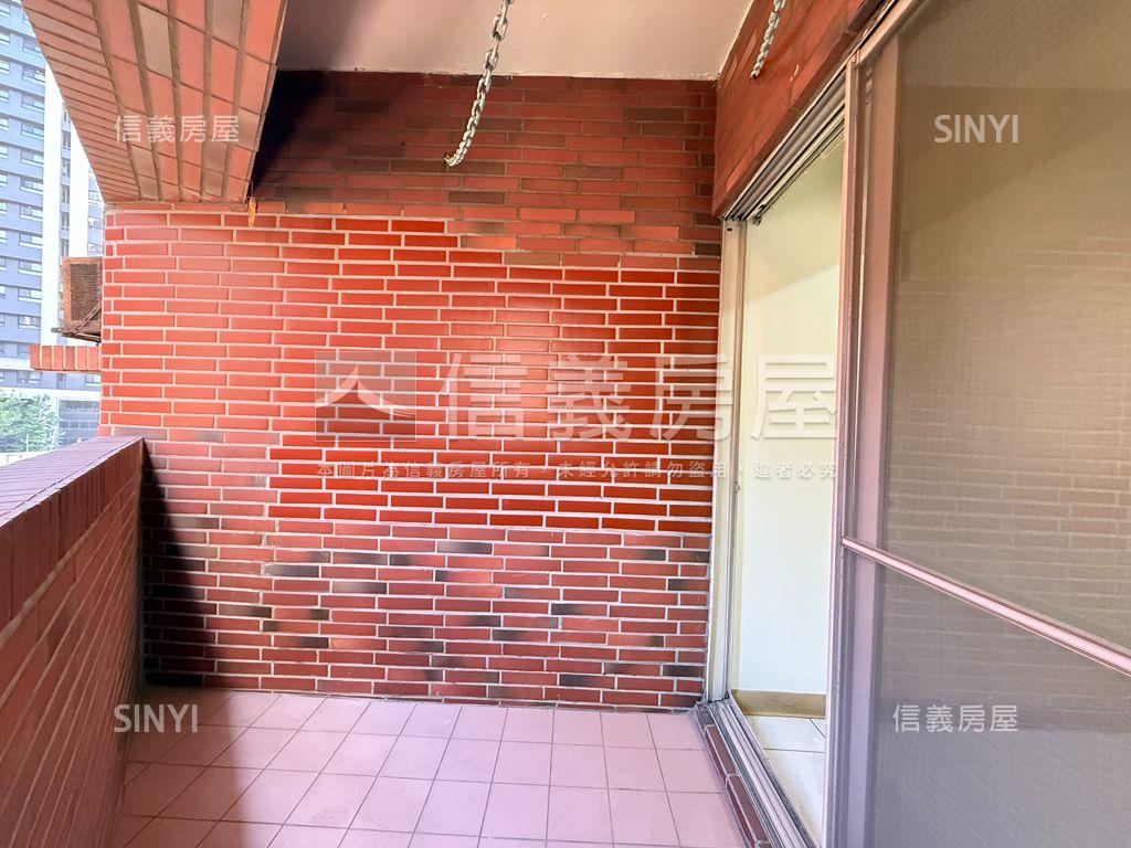 柯林頓房屋室內格局與周邊環境