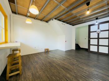 永康探索公園旁燙金樓店