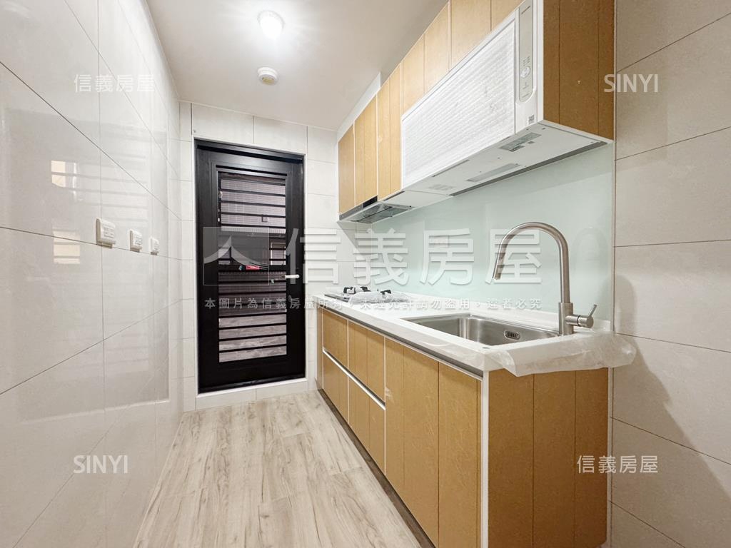 彩玉大露臺三房車位房屋室內格局與周邊環境