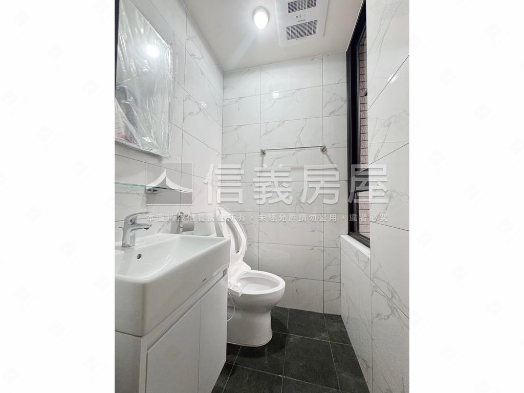 彩玉大露臺三房車位房屋室內格局與周邊環境