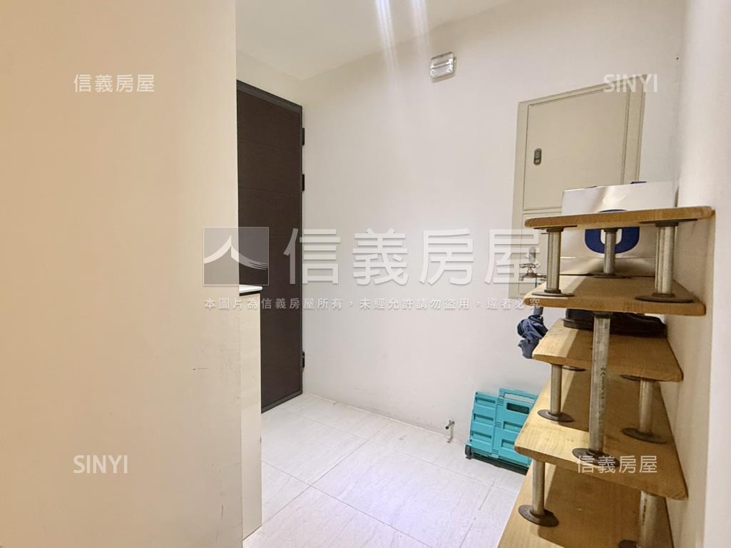 蛋黃區國聚質感大兩房平車房屋室內格局與周邊環境