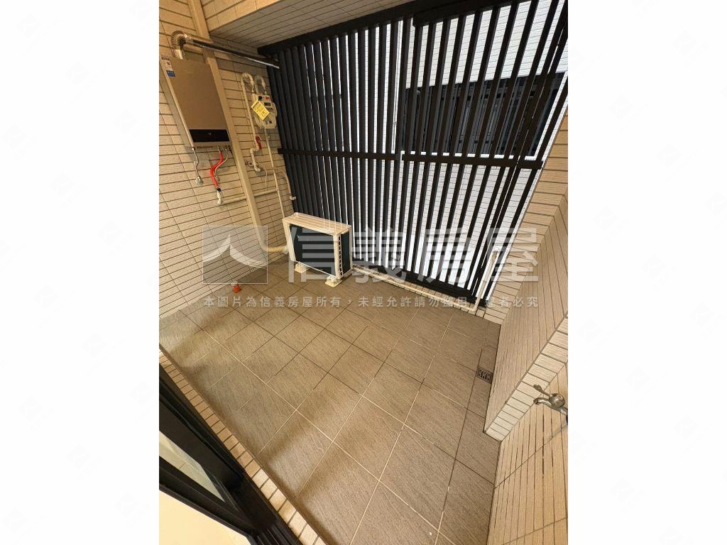 急售新灣區三房平車房屋室內格局與周邊環境
