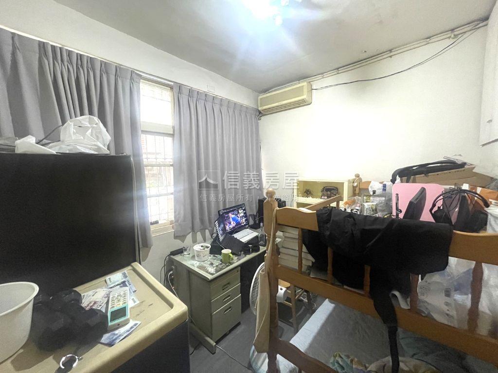 近環球稀有透天房屋室內格局與周邊環境