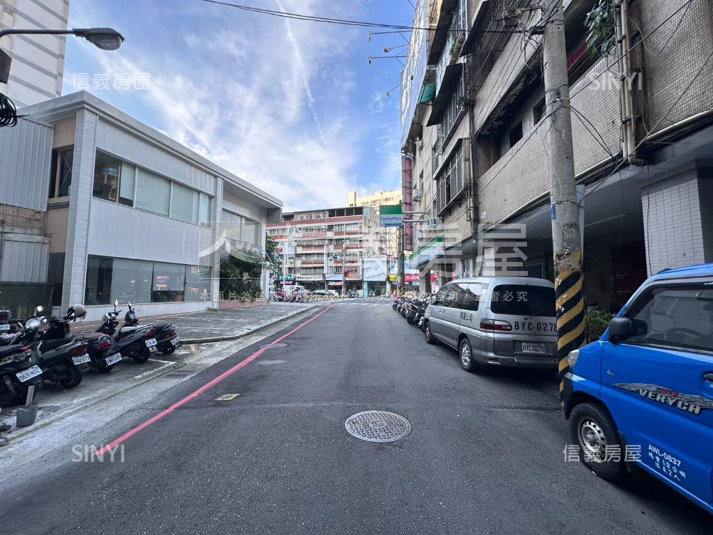 中清路顯眼店面３層樓房屋室內格局與周邊環境