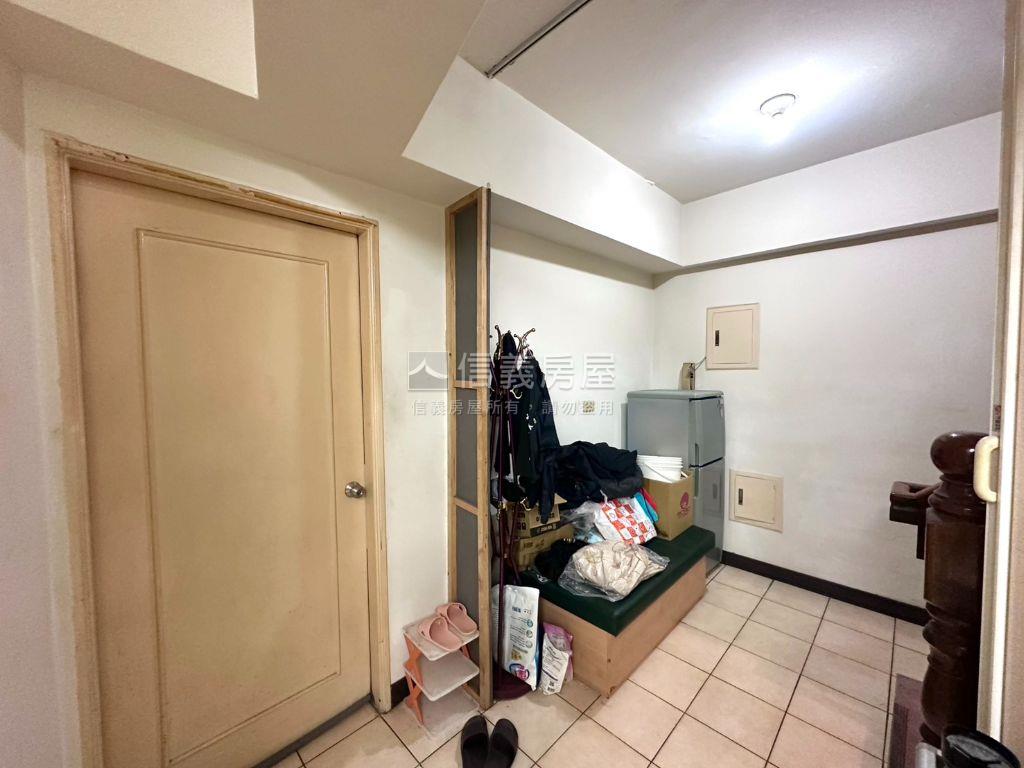 中清路顯眼店面３層樓房屋室內格局與周邊環境