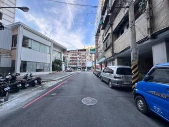 中清路顯眼店面３層樓