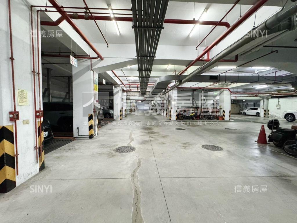 內科港墘路精選大樓車位房屋室內格局與周邊環境