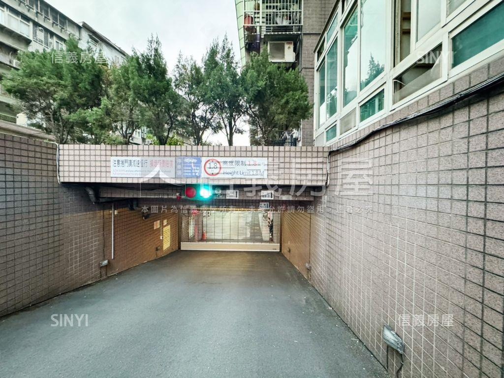 內科港墘路精選大樓車位房屋室內格局與周邊環境