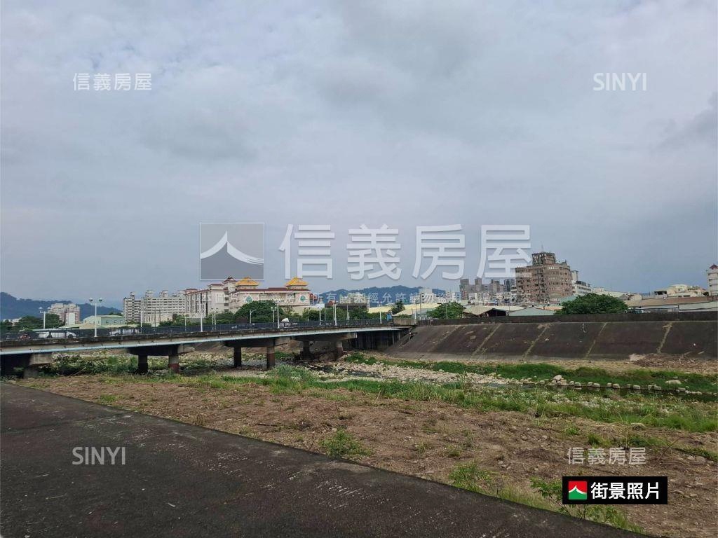 太平約５０米面寬大角店房屋室內格局與周邊環境