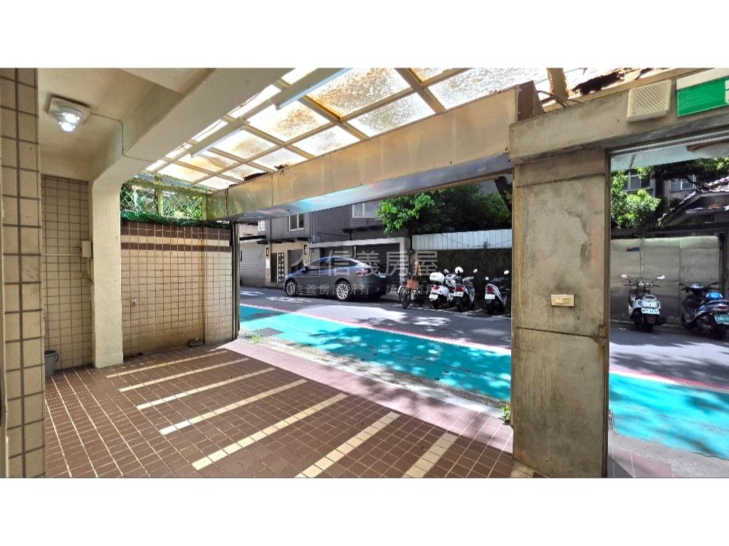 中正國中住辦一樓房屋室內格局與周邊環境