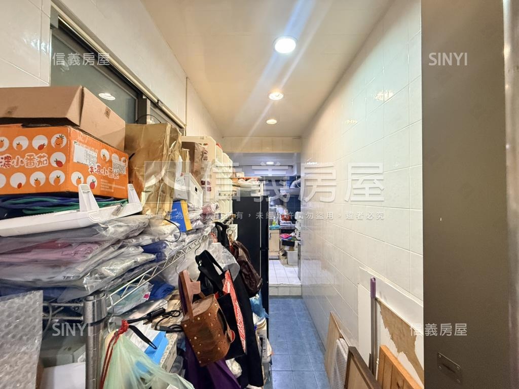 忠孝東路黃金店面房屋室內格局與周邊環境