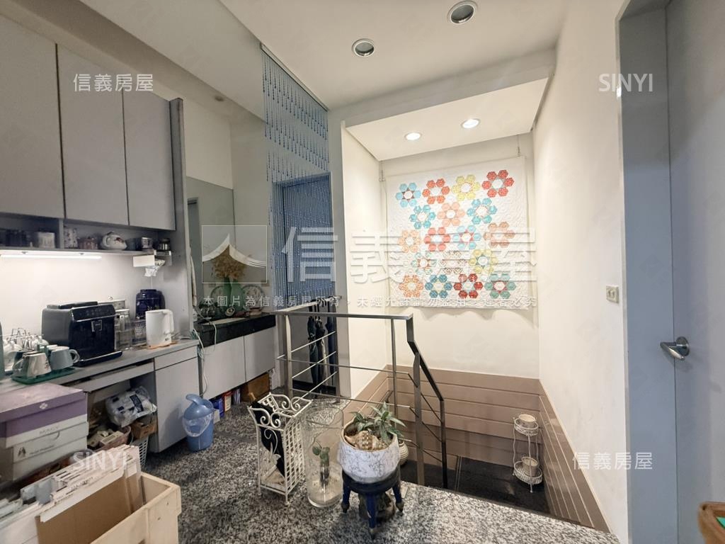 忠孝東路黃金店面房屋室內格局與周邊環境