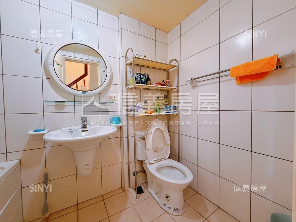 山峰重劃區庭院車庫別墅房屋室內格局與周邊環境