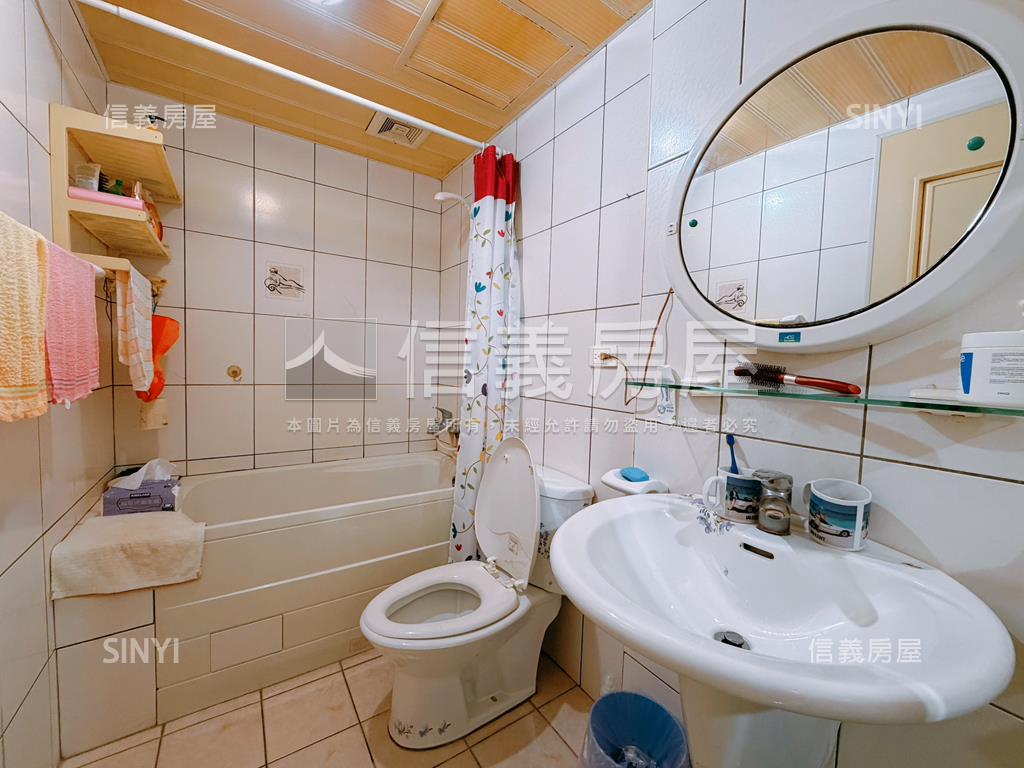 山峰重劃區庭院車庫別墅房屋室內格局與周邊環境